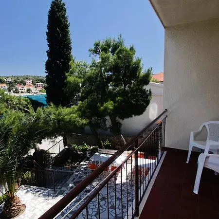 Apartment And Porto Razanj