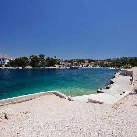 Appartement And Porto Ražanj