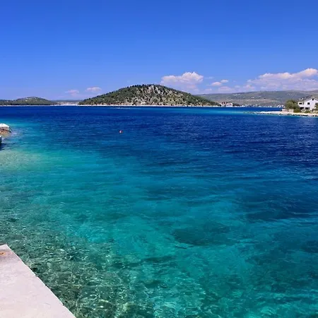 Appartement And Porto Ražanj