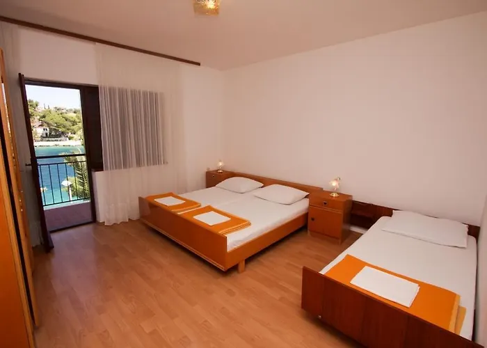 דירה And Porto Ražanj